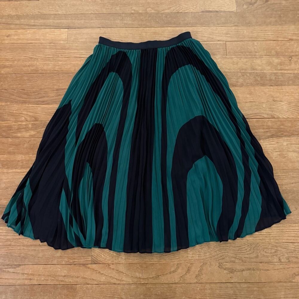 Ann Taylor green black pleated maxi skirt size 0
 b49